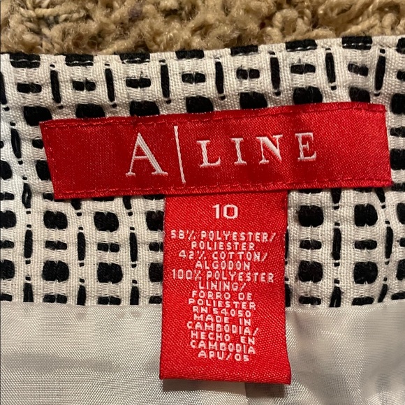 Chic Black and White A-Line Skirt - Picture 2 of 4